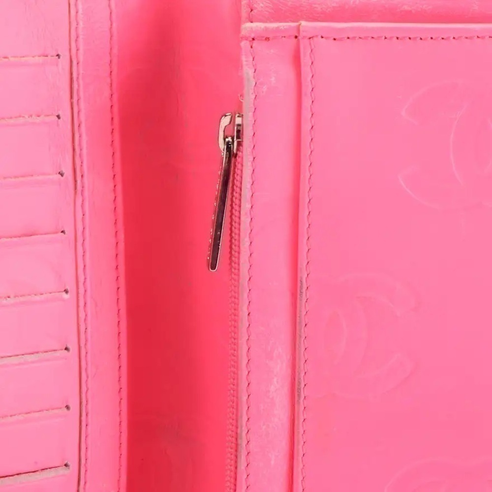 CHANEL Black Quilted CC Logo Leather Wallet - Picture 3 of 10
